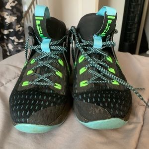 Boys Lebron Basketball Shoes Witness V5